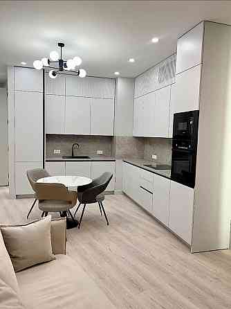 Продаж Квартира 2-кімнатна, 16/19 поверх на Хмельницького Богдана вул., д. 58-А Київ