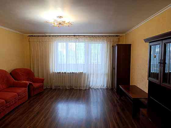 Продаж Квартира 3-кімнатна, 16/20 поверх на Дарницький вул., д. 8 Київ