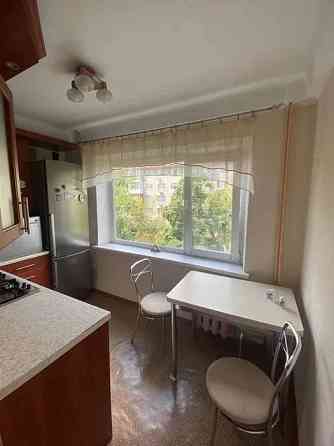 Оренда Квартира 2-кімнатна, 3/5 поверх на Верховного Совета бульв., 18а Kiev