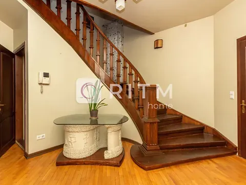 Продаж 2-поверховий   301.7 кв.м  на Тиха вулиця 18 Чернівці - фото 12