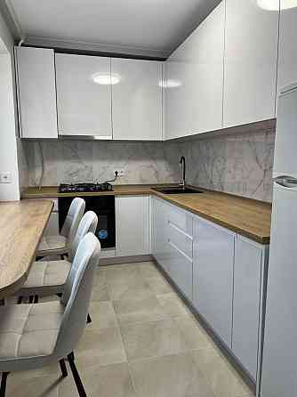 Продаж Квартира 3-кімнатна, 1/5 поверх на Парково-Сирецька вул., д. 10 Kiev