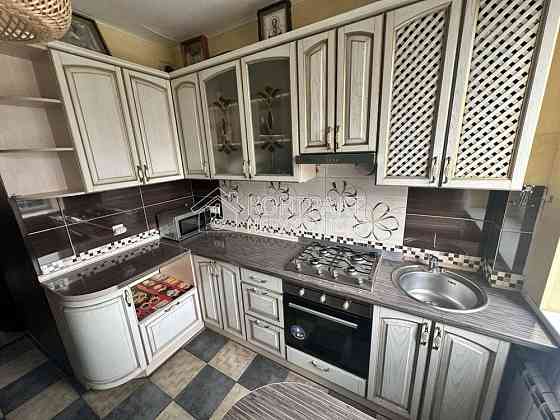 Продаж Квартира 3-кімнатна, 4/5 поверх на вул. Чичібабіна Харьков