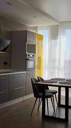 Продаж Квартира 4-кімнатна, 24/25 поверх на Бережанська вул., д. 4 Kiev