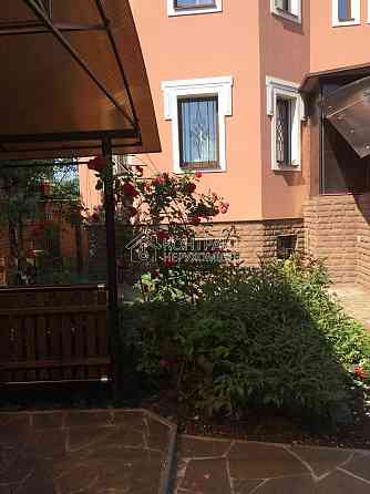 Продаж Будинок 10-кімнатний на вул. Європейська Kharkiv