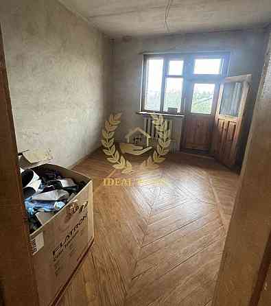 Продам будинок в Таращі - 6 кімнат, 391 м², 10 соток. Тараща