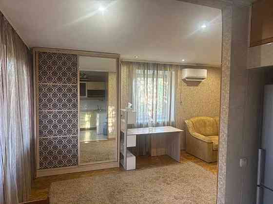 Оренда Квартира 1-кімнатна, 4/5 поверх на Дорогожицька, 16 Київ