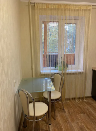 Оренда Квартира 1-кімнатна, 3/9 поверх на Кловский спуск, 20 Киев