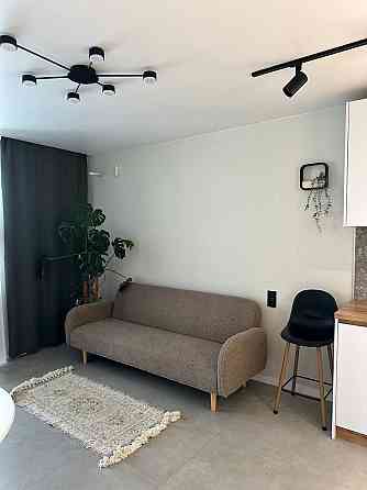 Оренда Квартира 1-кімнатна, 25/26 поверх на Ревуцкого ул., 54 Kiev