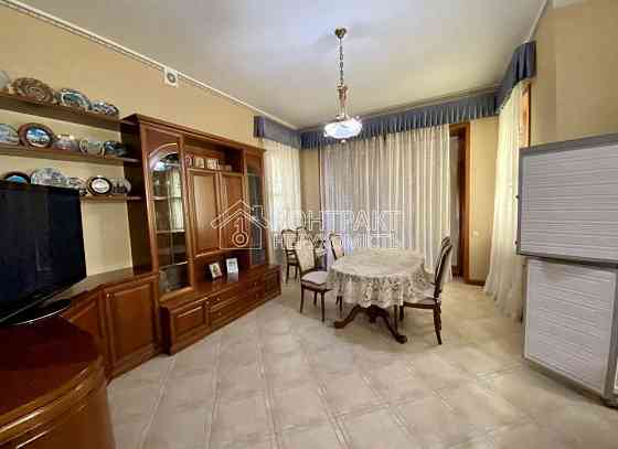 Продаж Будинок 5-кімнатний на вул. Білої Акації Kharkiv