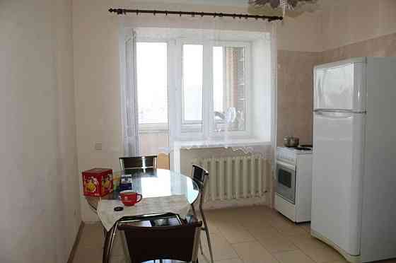 Оренда Квартира 3-кімнатна, 16/18 поверх на ул. Срибнокильская, 20 Київ