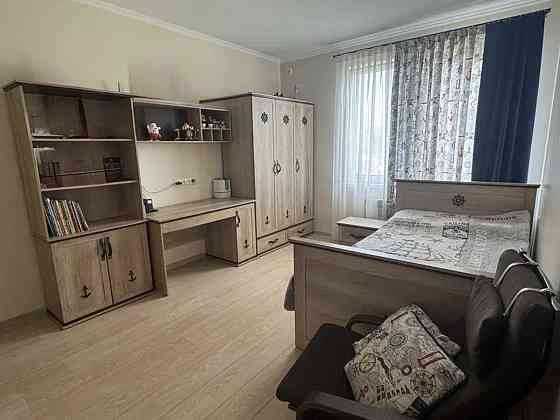 Продаж Квартира 4-кімнатна, 3/16 поверх на 8 Марта ул., 9А Дніпро