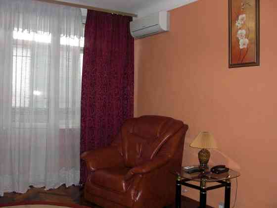 ОРЕНДА 1 кім.квартира метро Печерська бульв. Лесі Українки 30а.код.1161338 Kiev