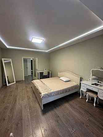 Оренда Квартира 2-кімнатна, 4/24 поверх на Драгоманова, 2 Kiev