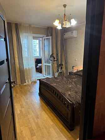 Продаж Квартира 3-кімнатна, 15/19 поверх на Драгоманова, 1к Київ