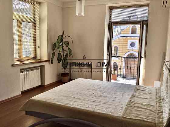 Оренда Квартира 3-кімнатна, 3/5 поверх на Лютеранская ул. Киев