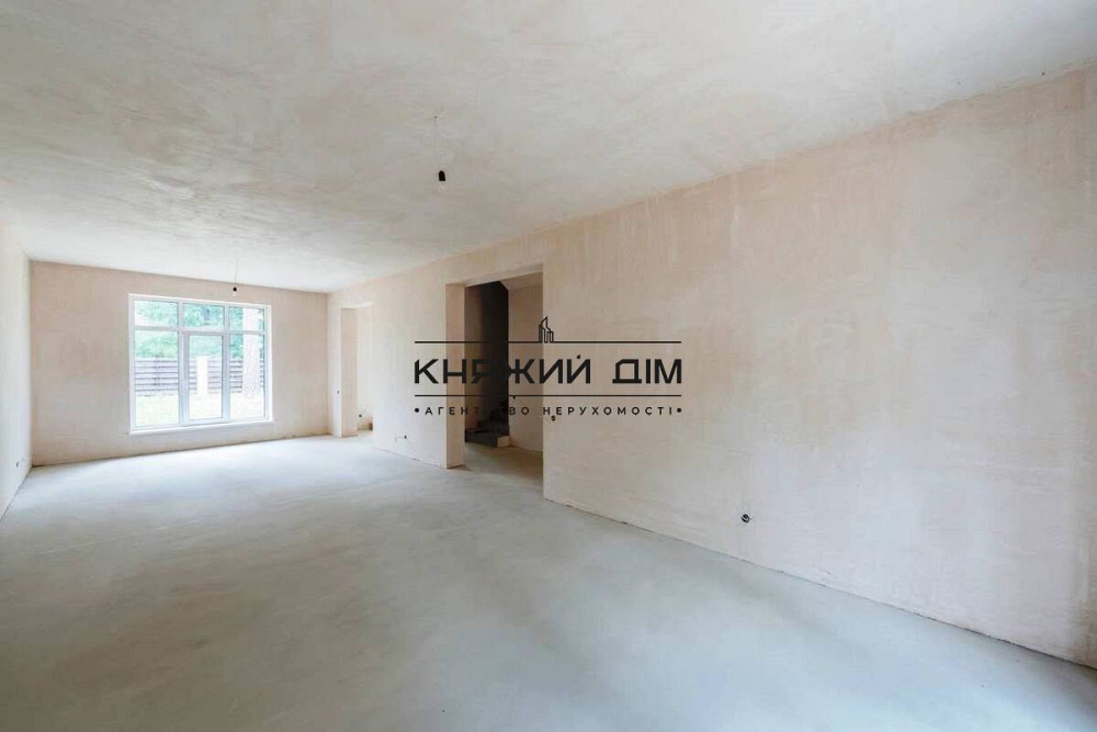 Предлагается на продажу двухэтажный дом в Ворзеле. Рядом сосновый лес, магазин, озеро, школа и детский сад. Ворзель - фото 2