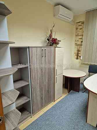 Оренда Будинок 3-кімнатний на Васильківська пл., 49/1 Київ