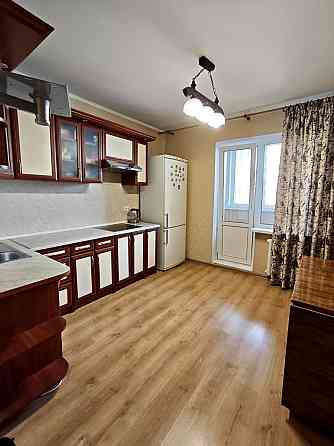 Продаж Квартира 2-кімнатна, 16/19 поверх на Драгоманова вул., д. 1-Г Київ