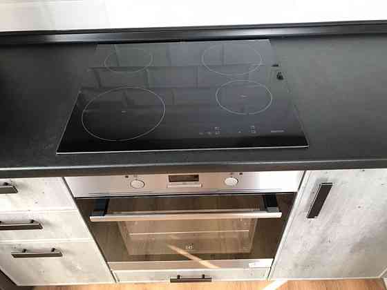 Оренда Квартира 1-кімнатна, 27/36 поверх на пр. Соборности, 30а Київ