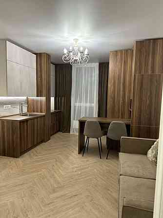 Оренда Квартира 2-кімнатна, 23/25 поверх на Ревуцкого ул., 40 б Kiev