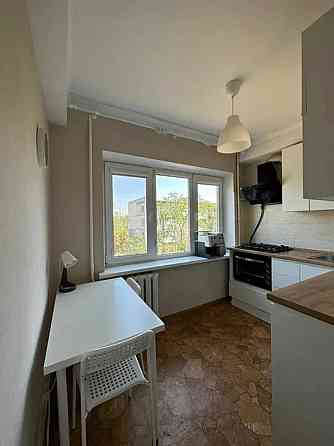 Оренда Квартира 1-кімнатна, 4/5 поверх на Алішера Навої, 78 Киев