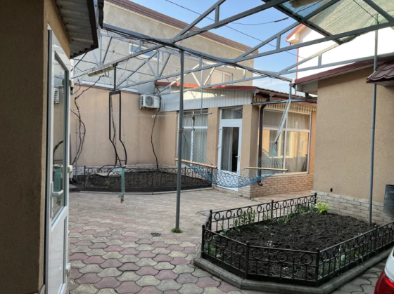 Продам 2-х этажный дом на 3 семьи на Слободке Одеса