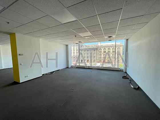 Оренда офісне приміщення на Хрещатик вул., 19 поверх - 3/4 Київ