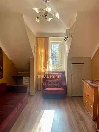 Продаж Квартира 1-кімнатна, 4/4 поверх на Просвещения ул., 18 Киев