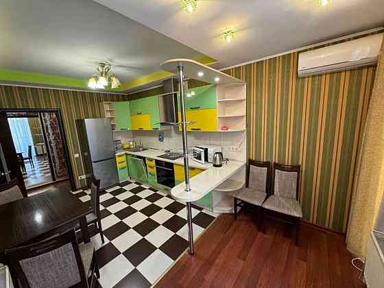 Оренда Квартира 3-кімнатна, 2/5 поверх на Регенераторная ул., 4 Kiev