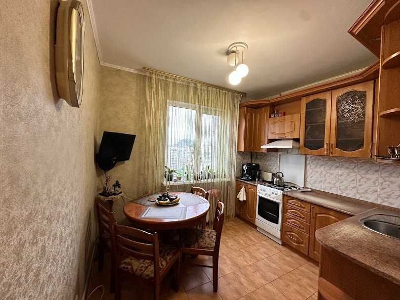 Продаж Квартира 3-кімнатна, 10/10 поверх на Симиренка вул., д. 34-А Киев - изображение 2