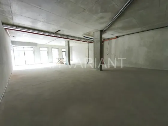 Продажа Помещение в жилом доме площадь 170 кв.м 1-й этаж на Сечені Ужгород