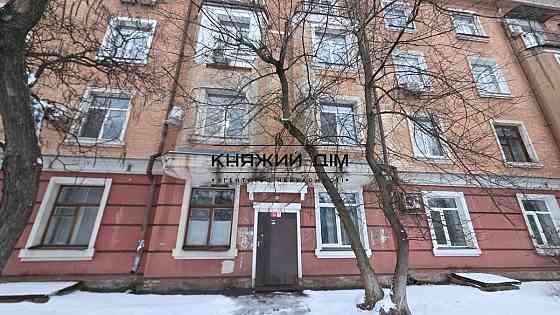 Продаж Квартира 3-кімнатна, 4/4 поверх на Верховного Совета бульв. Kiev