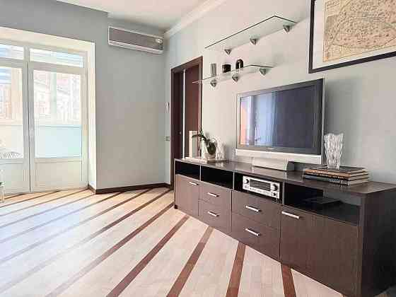 Продаж Квартира 2-кімнатна, 4/21 поверх на Чорновола вул., д. 25 Киев