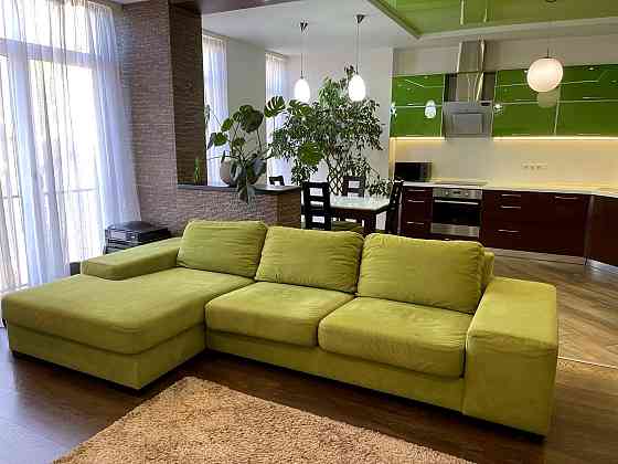 Продаж Квартира 3-кімнатна, 4/6 поверх на Регенераторна вул., д. 4/1 Kiev