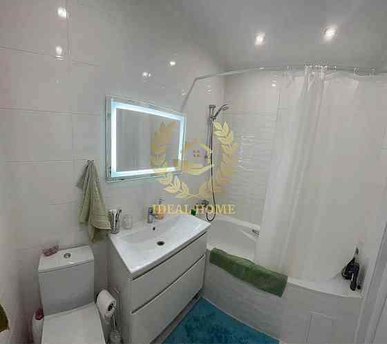 Продаж 2к квартири у Варшавському мікрорайоні Киев