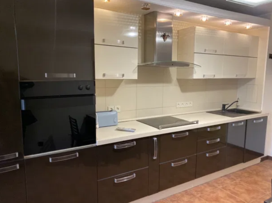 Оренда Квартира 3-кімнатна, 14/16 поверх на Урлівська Київ