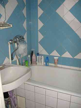 Продаж Квартира 5-кімнатна, 1/9 поверх на Маяковского Владимира вул., д. 4 Київ