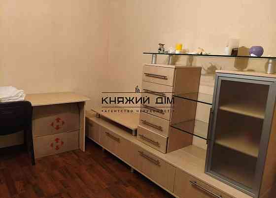 Оренда Квартира 3-кімнатна, 18/22 поверх на Драгоманова ул. Киев