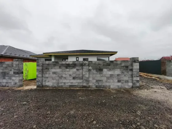 For sale 1-storey House with land 8 ares 150 sq.m 4 rooms at Чеська Uzhhorod