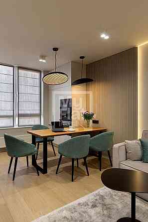 Продаж Квартира 2-кімнатна, 6/7 поверх на вул. Салютна Киев