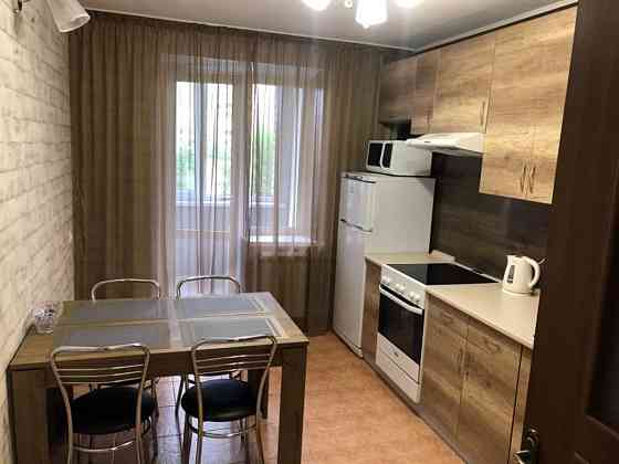 Оренда Квартира 3-кімнатна, 4/12 поверх на ул. Михаила Драгоманова, 23б Київ