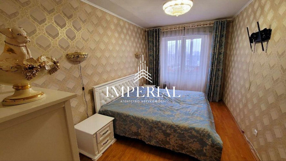 Продаж Квартира 4-кімнатна, 6/9 поверх на вул. Салютна Київ - фото 1