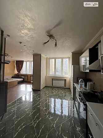 Продаж Квартира 2-кімнатна, 4/36 поверх на Срібнокільська, 1 Київ