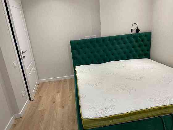 Продаж Квартира 2-кімнатна, 7/16 поверх на Салютна вул., д. 2-Б Киев