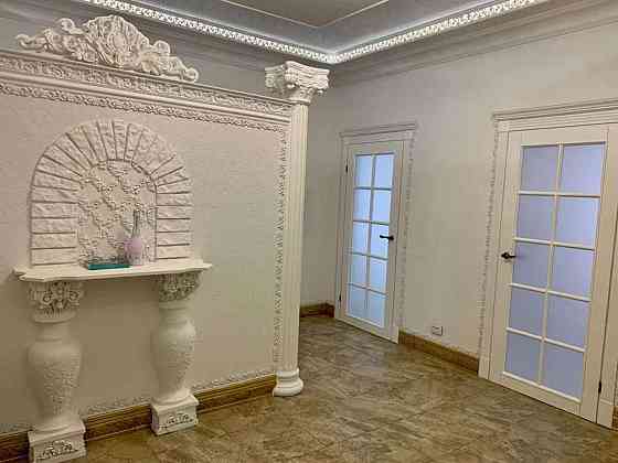 Оренда Квартира 3-кімнатна, 12/14 поверх на ул. Златоустовская Kiev