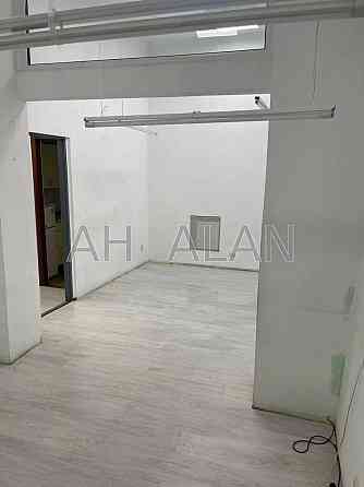 Оренда Будинок 1-кімнатний на Хмельницького Богдана вул., 10А Київ