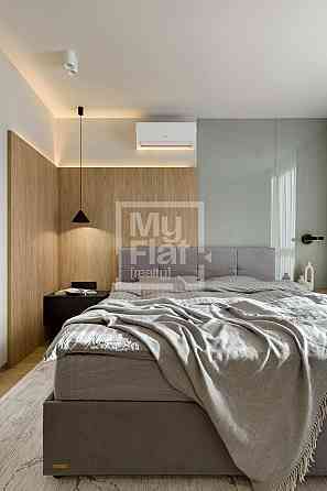 Продаж Квартира 2-кімнатна, 6/7 поверх на вул. Салютна Киев