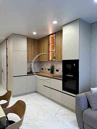 Продаж Квартира 3-кімнатна, 18/24 поверх на Родини Крістерів вул., д. 14-В Kiev