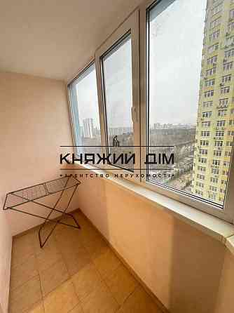 Оренда Квартира 1-кімнатна, 14/25 поверх на Воскресенская ул. Киев