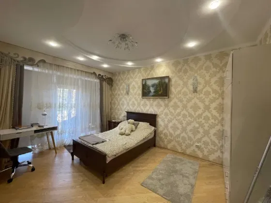 Продажа 2-этажный Дом с участком 10 сот 298.8 кв.м 4 комн. на Дачна Бохоники